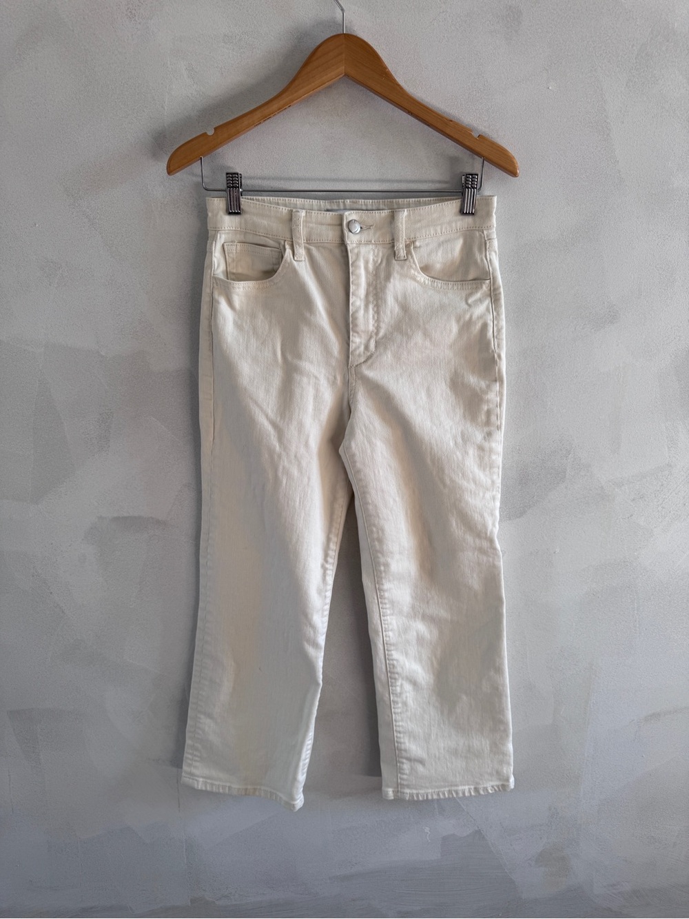 Joe's Jeans - Straight/Ankle Cropped Cut Jeans in Cream - Size 26